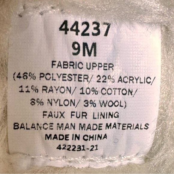 Minnetonka Shar Faux Fur Scuff Tan Brown Plaid Cozy Slip-On Slippers. 9. - Picture 6 of 7